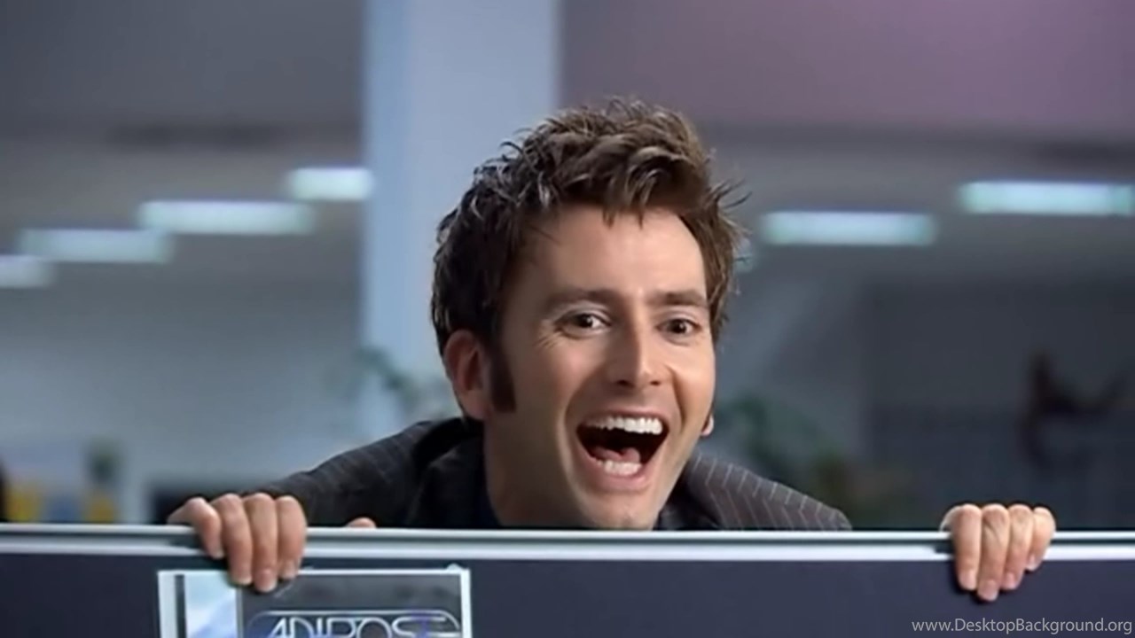 Dziesiąty Doktor z uśmiechem na ustach