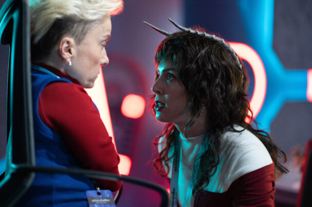 Nina Maxwell rozmawia z Sabine The Interstellar Song Contest